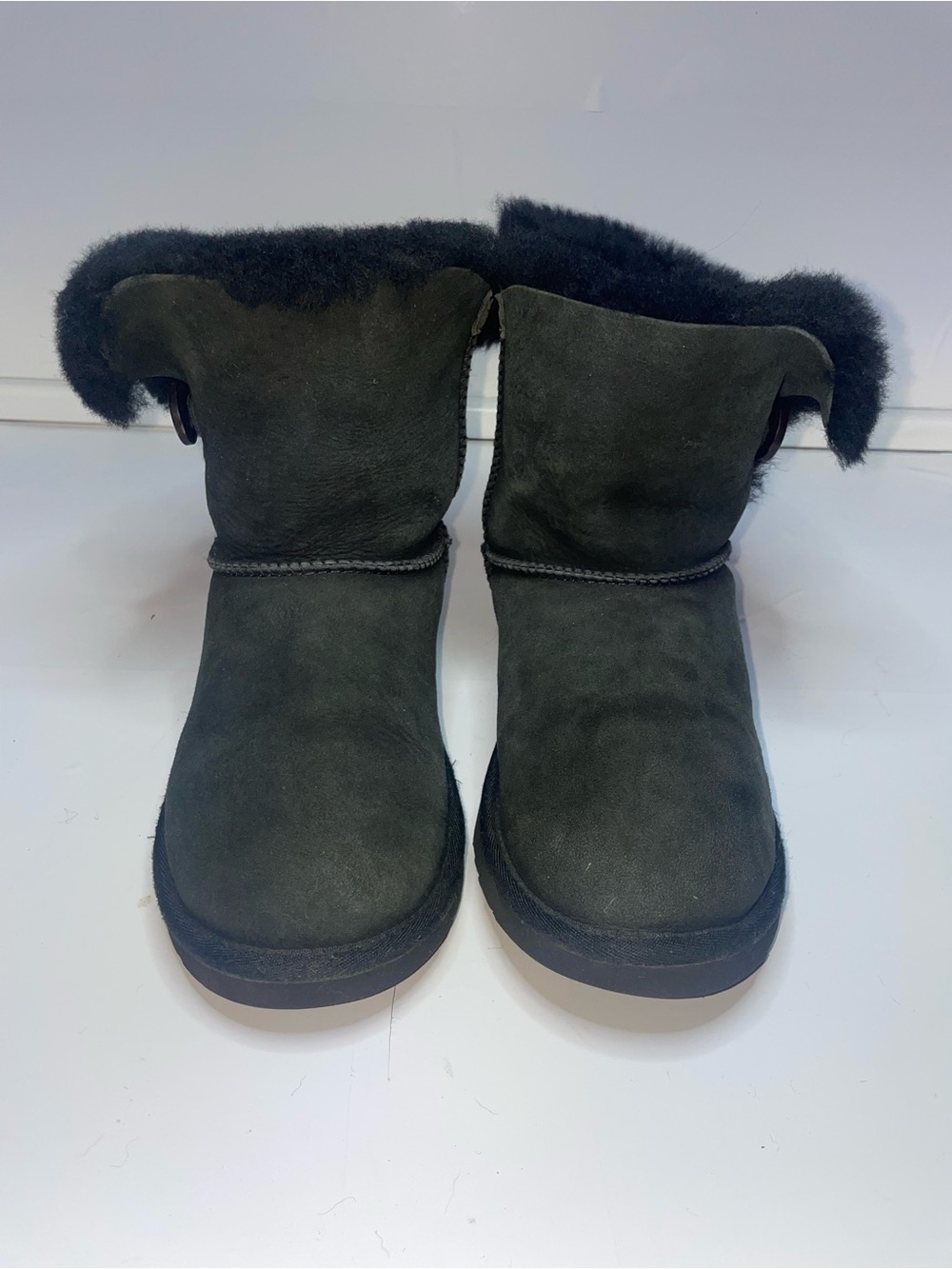 UGG Short Single Button Suede Boots - Black Sz 5